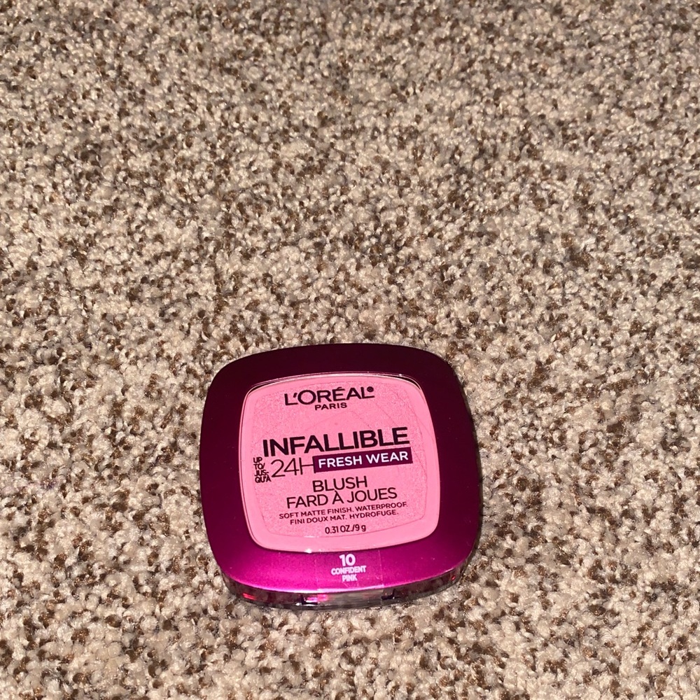 L'Oreal Infallible Blush - Vibrant Pink